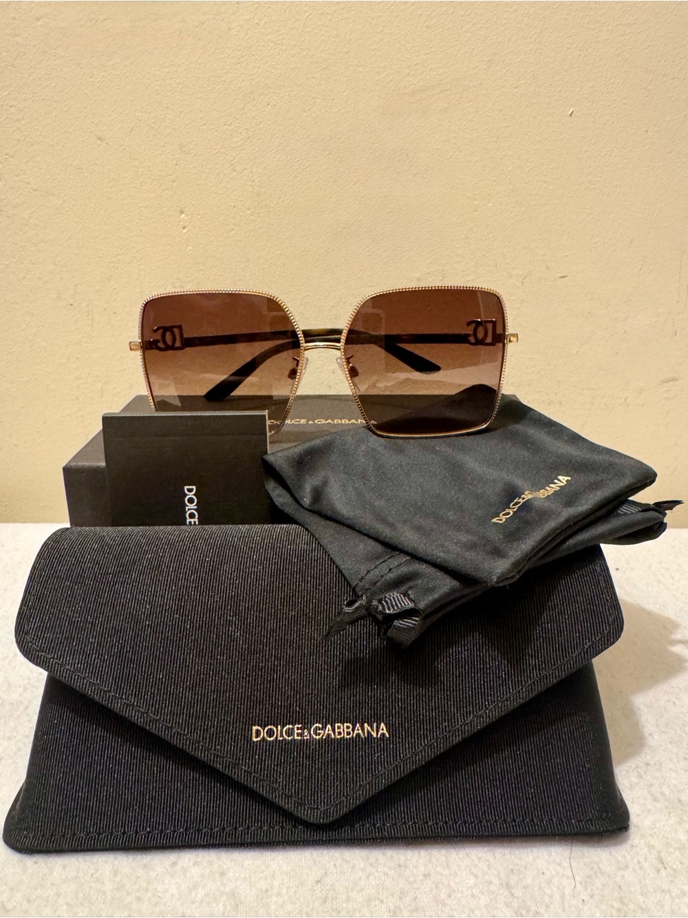 NWT Dolce & Gabbana Gold DG2279 Square Sunglasses - Full Set - Picture 3 of 17